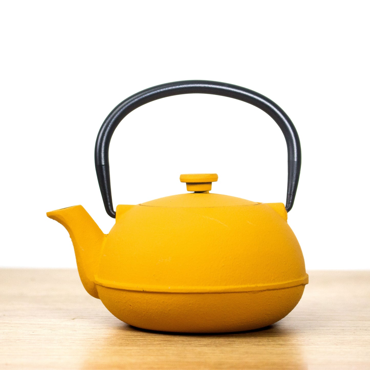 Tetera de Hierro Amarilla 300 ml - Té Negro Vainilla y Canela 50gr